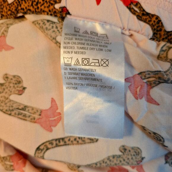 Bouffants & Broken hearts cheetah in heels pajama set size large - Picture 4 of 10